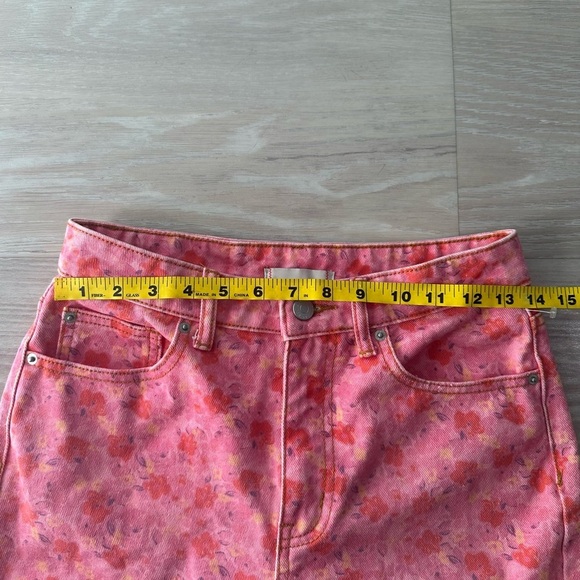 BDG Pink Floral Flare Jeans - Picture 5 of 7